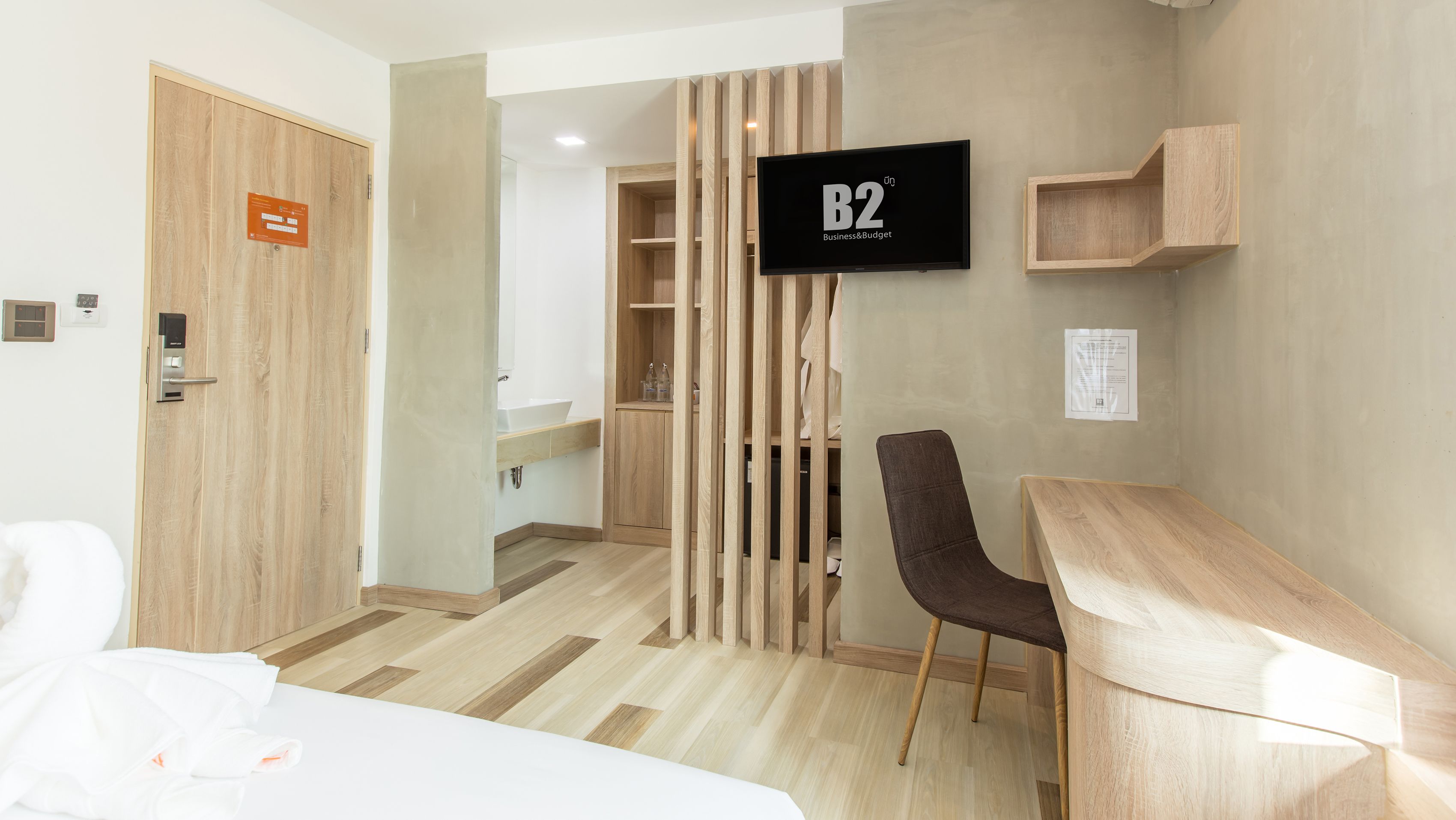 deluxe triple room | desk, free wifi