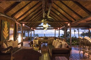 Lobby sitting area - Savasi Island Resort (Savusavu)