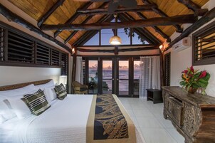 Premium bedding, in-room safe, individually decorated