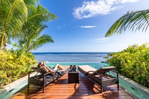 Zimmer, Meerblick, Meerseite (Grand Villa (Sea View Pool)) | Hochwertige Bettwaren, Zimmersafe, individuell dekoriert