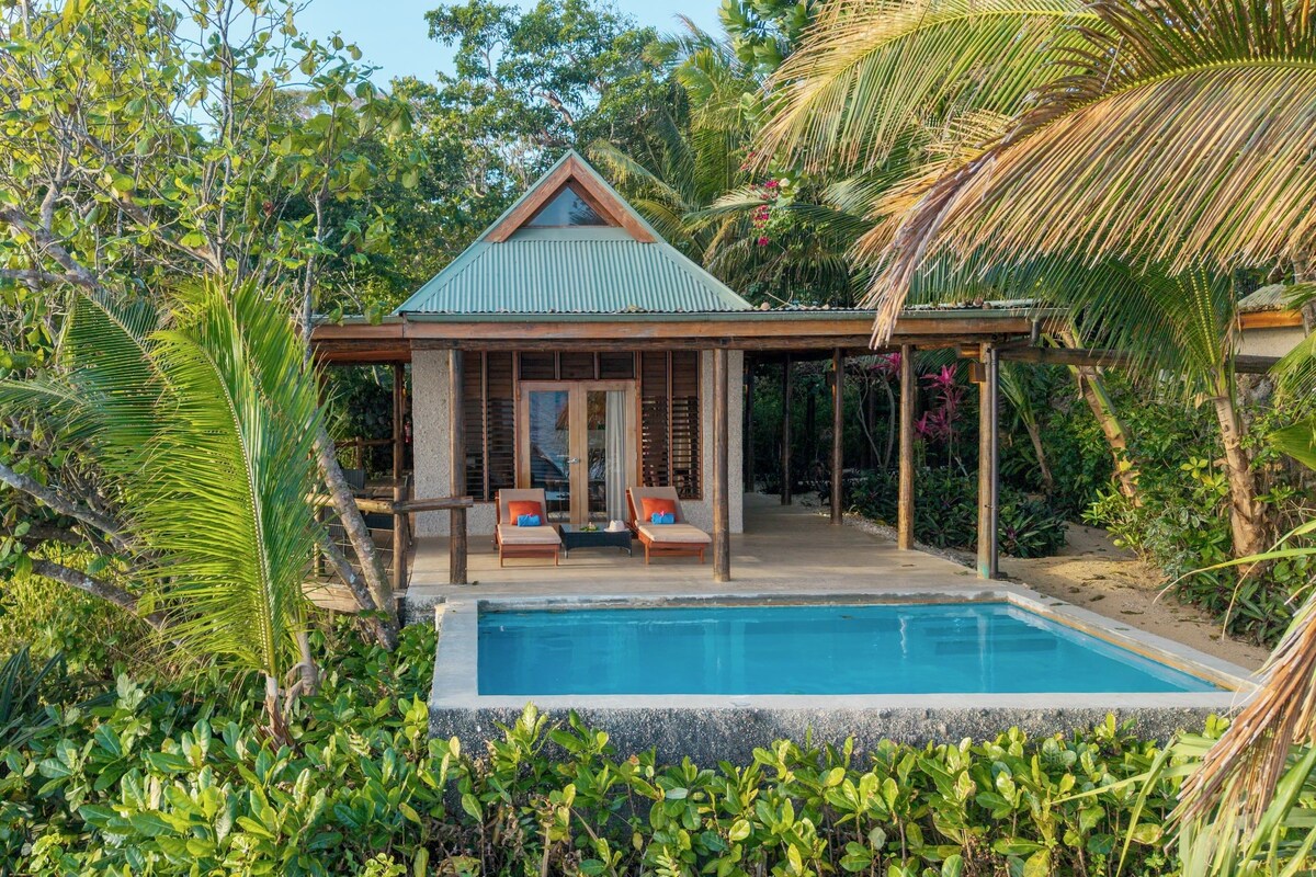 Villa, 1 Bedroom, Private Pool, Sea View | Premium bedding, in-room safe, rollaway beds (surcharge), WiFi (free)