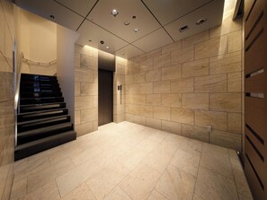 Interior entrance - Keio Presso Inn Tokyo Station Yaesu (Tokyo)