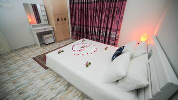 Double Room, Non Smoking, Partial Sea View | Minibar, iron/ironing board, rollaway beds, free WiFi