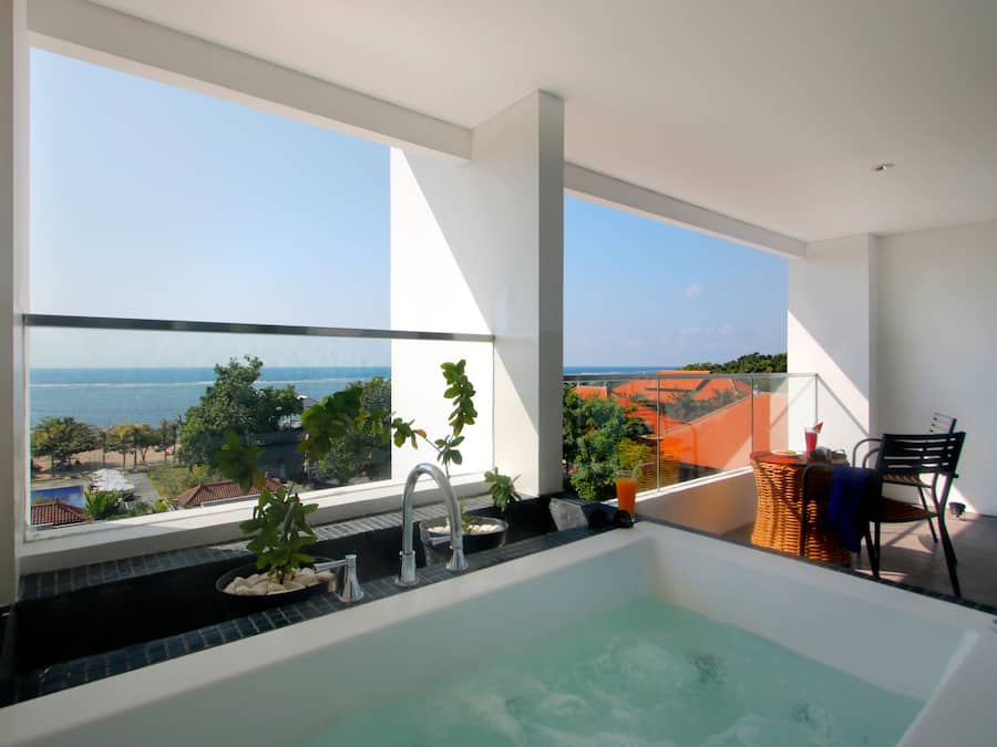 Artículos de tocador gratuitos, secador de pelo, pantuflas, toallas