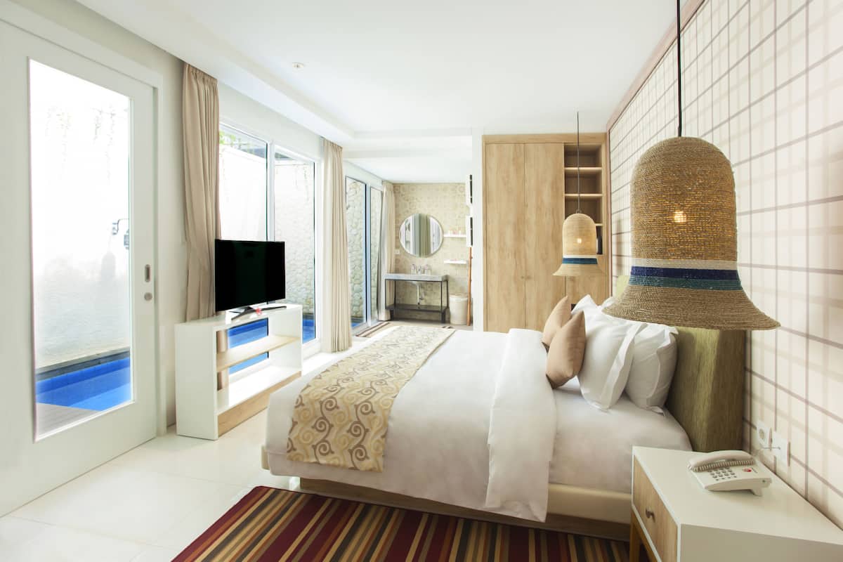 1 bedroom, premium bedding, minibar, in-room safe