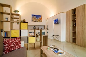Suite, Ensuite | Minibar, in-room safe, desk, soundproofing - Sarracino Relais (Naples)