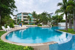 Outdoor pool - Baan San Ploen Condominium by Renvio (Hua Hin)