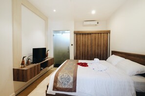 Vila, 3 kamar tidur, kolam renang pribadi | 3 kamar tidur, seprai premium, minibar, dan meja kerja