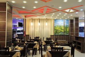 Breakfast, lunch, dinner and brunch served - Heyday Hotel (Addis Ababa)