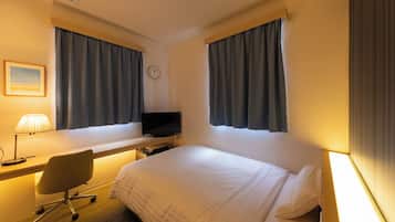 Semi Double Room, Smoking | Soundproofing, iron/ironing board, free WiFi, bed sheets