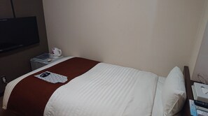 Semi Double Room, Smoking | Soundproofing, iron/ironing board, free WiFi, bed sheets