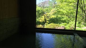 Cabane (River Side, up to 7 People) | Bain à remous intérieur