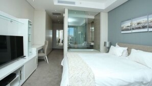 Peralatan tempat tidur premium, meja, seterika/papan seterika 