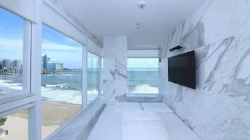 Habitació doble romàntica, 1 llit doble, vistes a l'oceà | Roba de llit d'alta qualitat i caixa forta a l'habitació