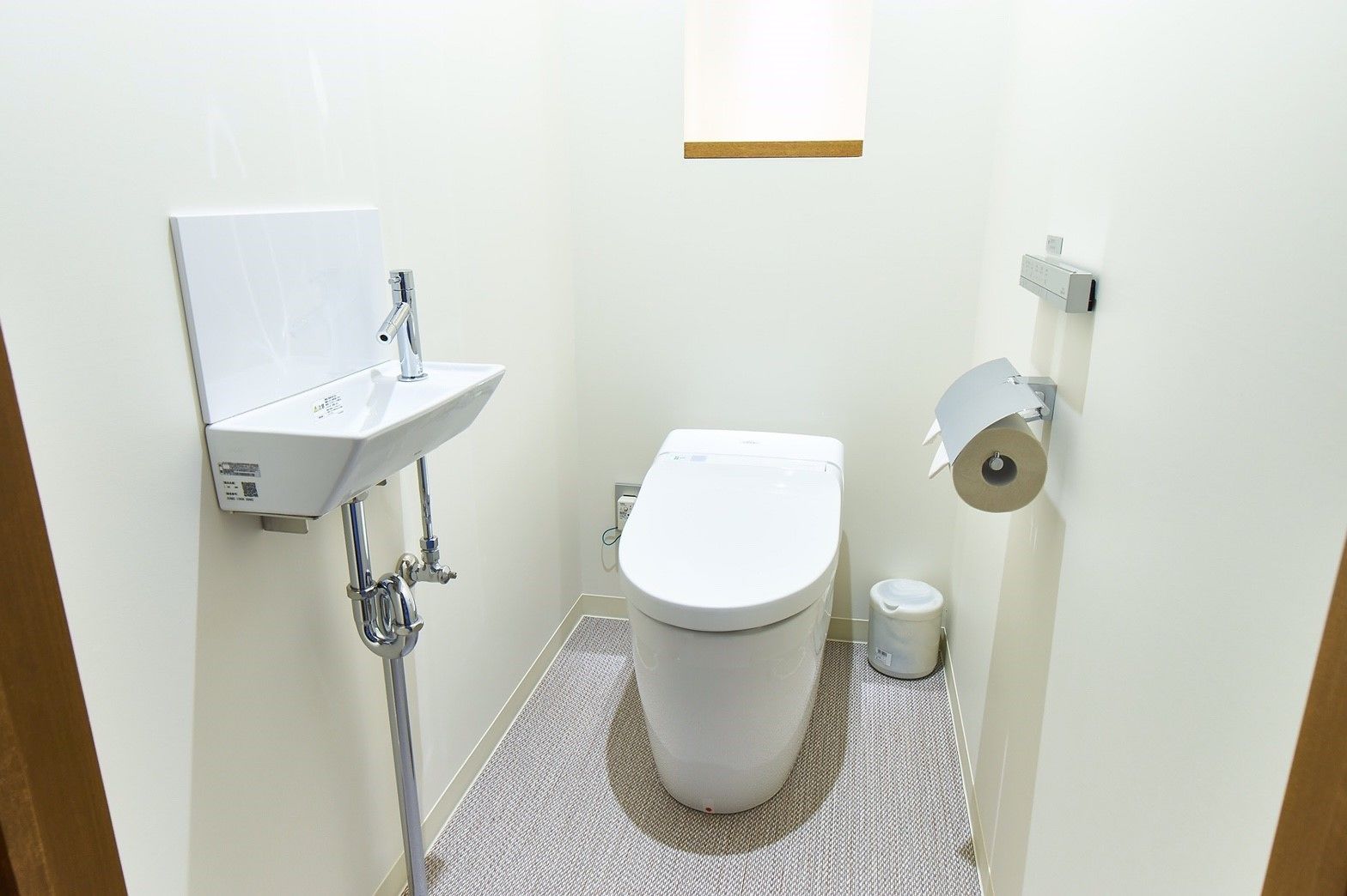 premium bedding, down duvets, pillow-top beds, in-room safe