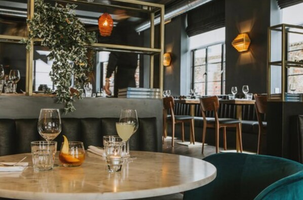 供應早餐、午餐、晚餐；英國菜