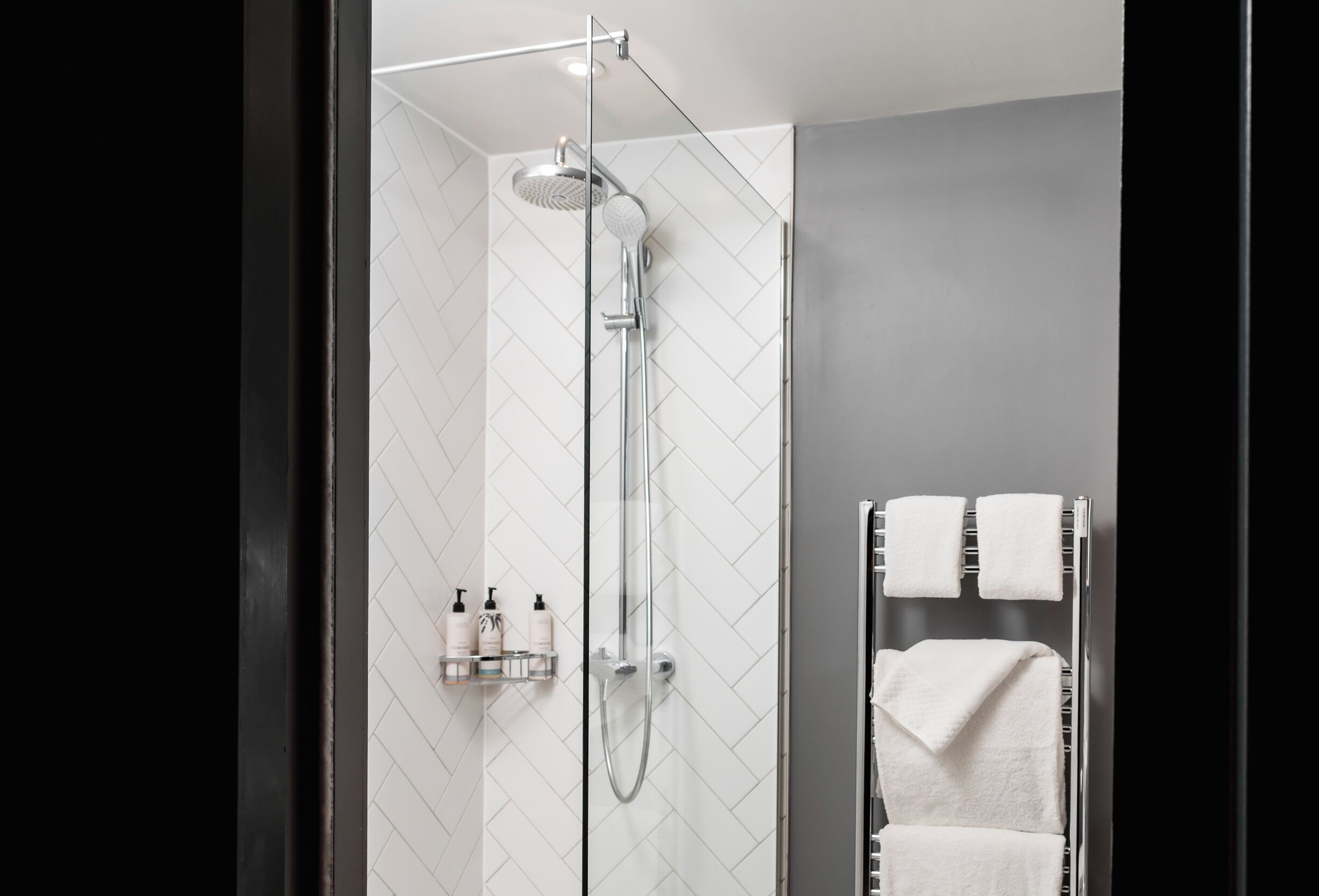 large double room | bathroom | free toiletries, hair dryer, bathrobes, towels