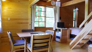 Deluxe Villa, 2 Bedrooms | In-room dining