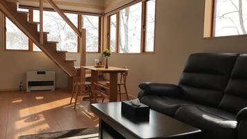 Deluxe Villa, 2 Bedrooms | 2 bedrooms, down duvets, free minibar items, blackout curtains