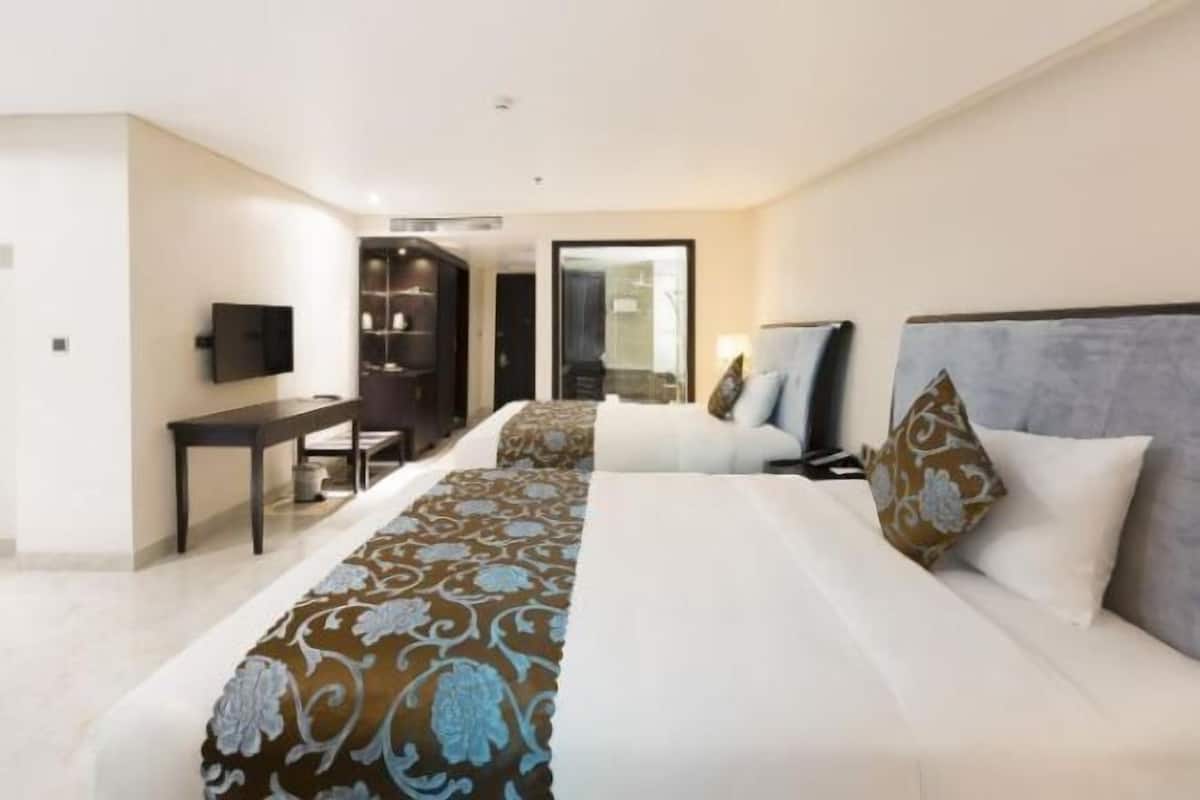 Minibar, in-room safe, desk, soundproofing