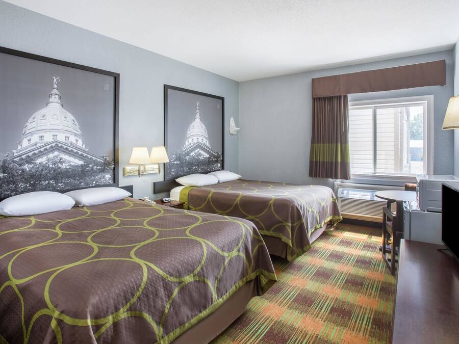 Langsir/tirai gelap terus, seterika/papan seterika