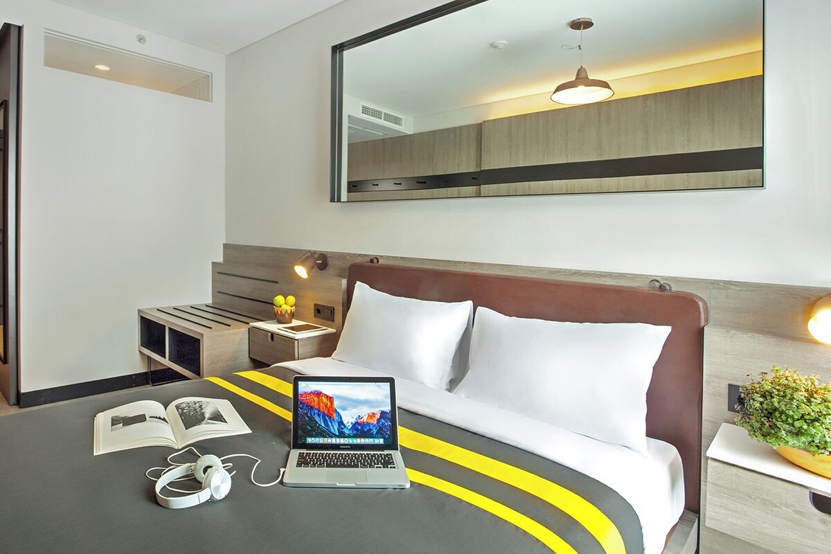 Superior Room 1 Queen bed