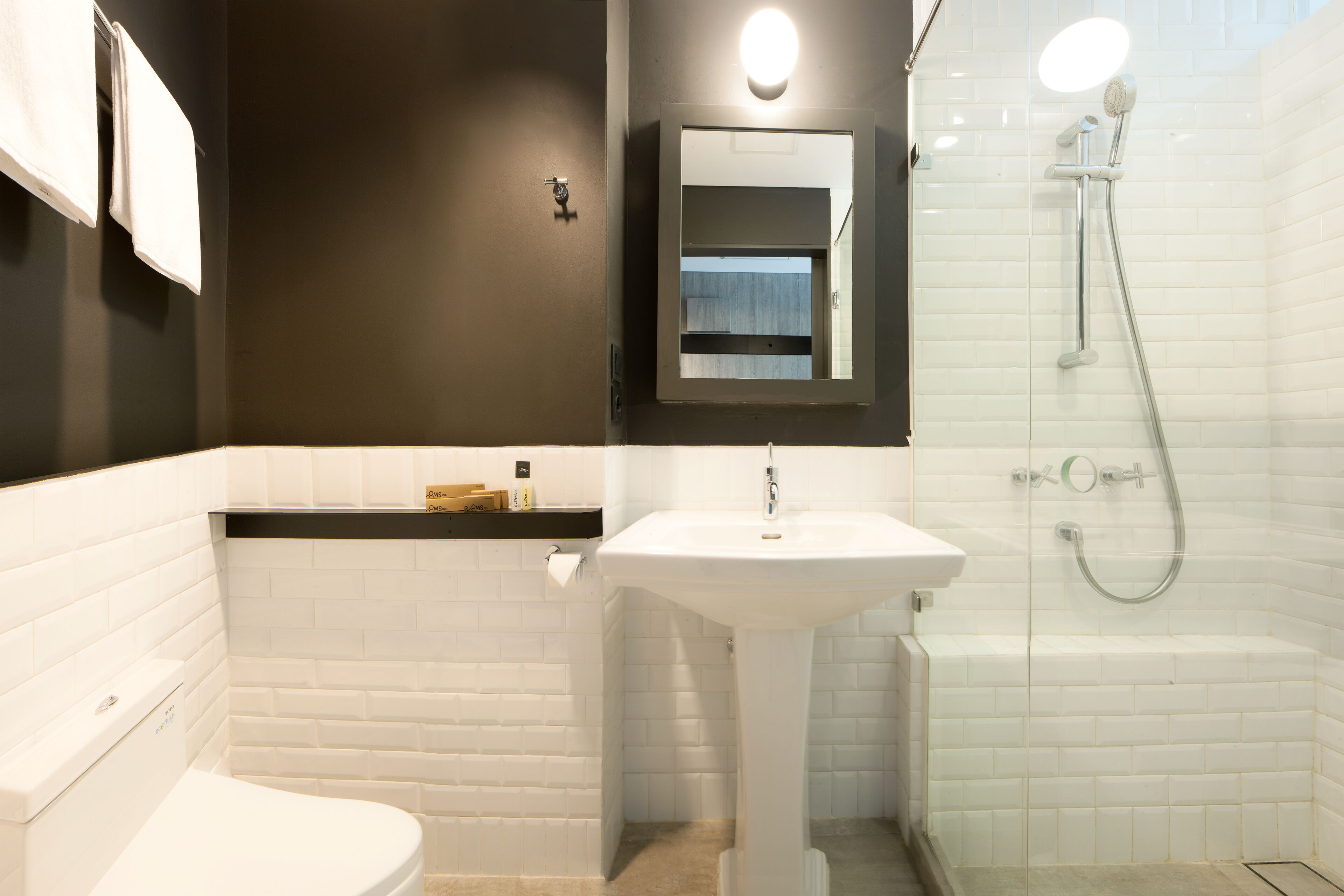 superior twin room | bathroom | shower, free toiletries, hair dryer, slippers