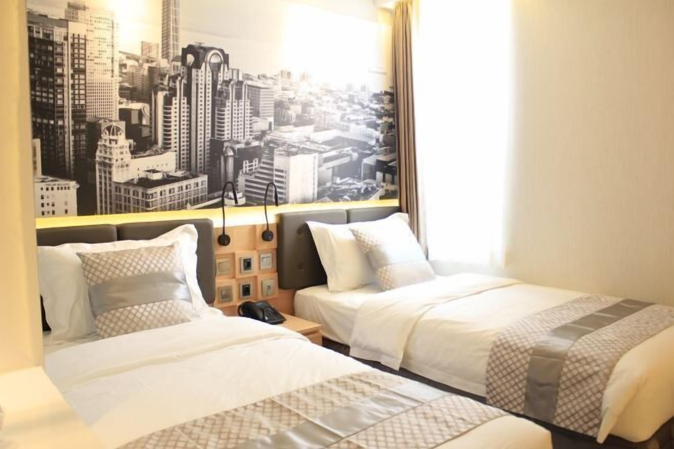 In-room safe, desk, soundproofing, iron/ironing board