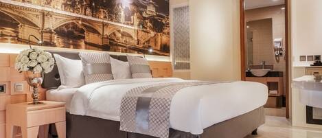 Svit Grand | Värdeförvaringsskåp på rummet, skrivbord och ljudisolering