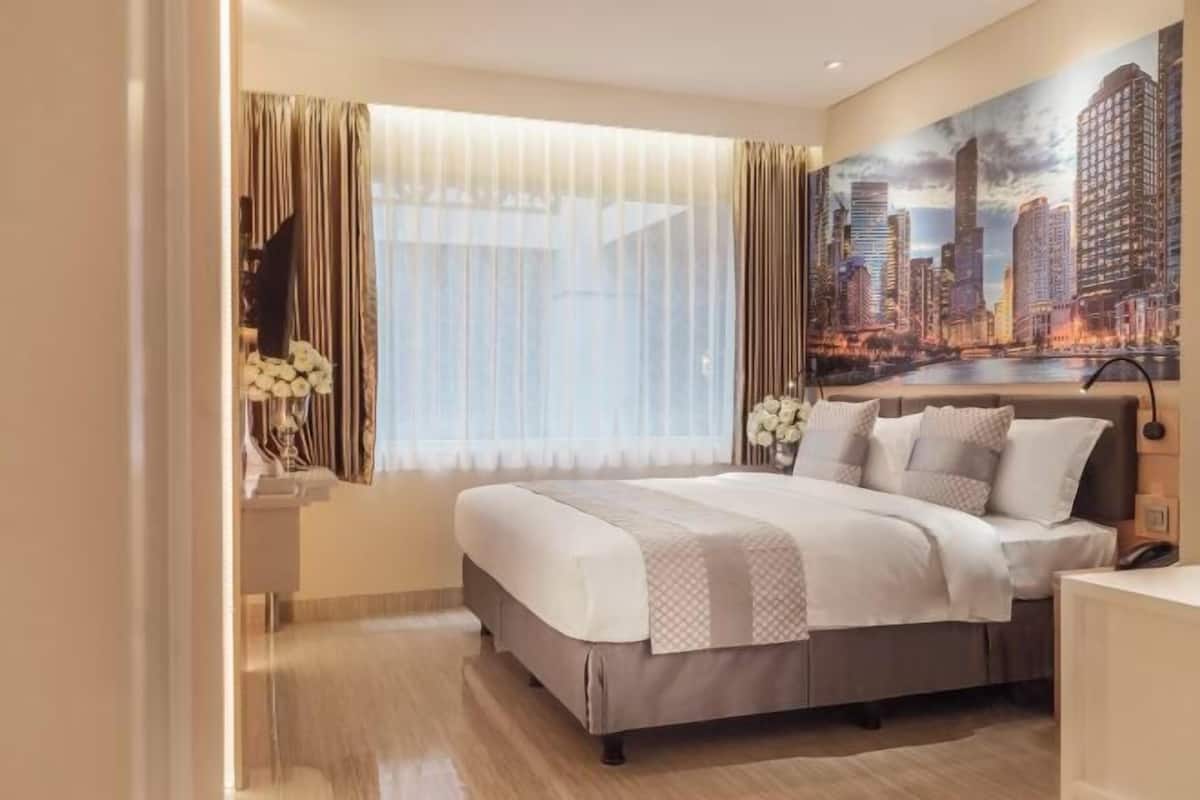 In-room safe, desk, soundproofing, iron/ironing board