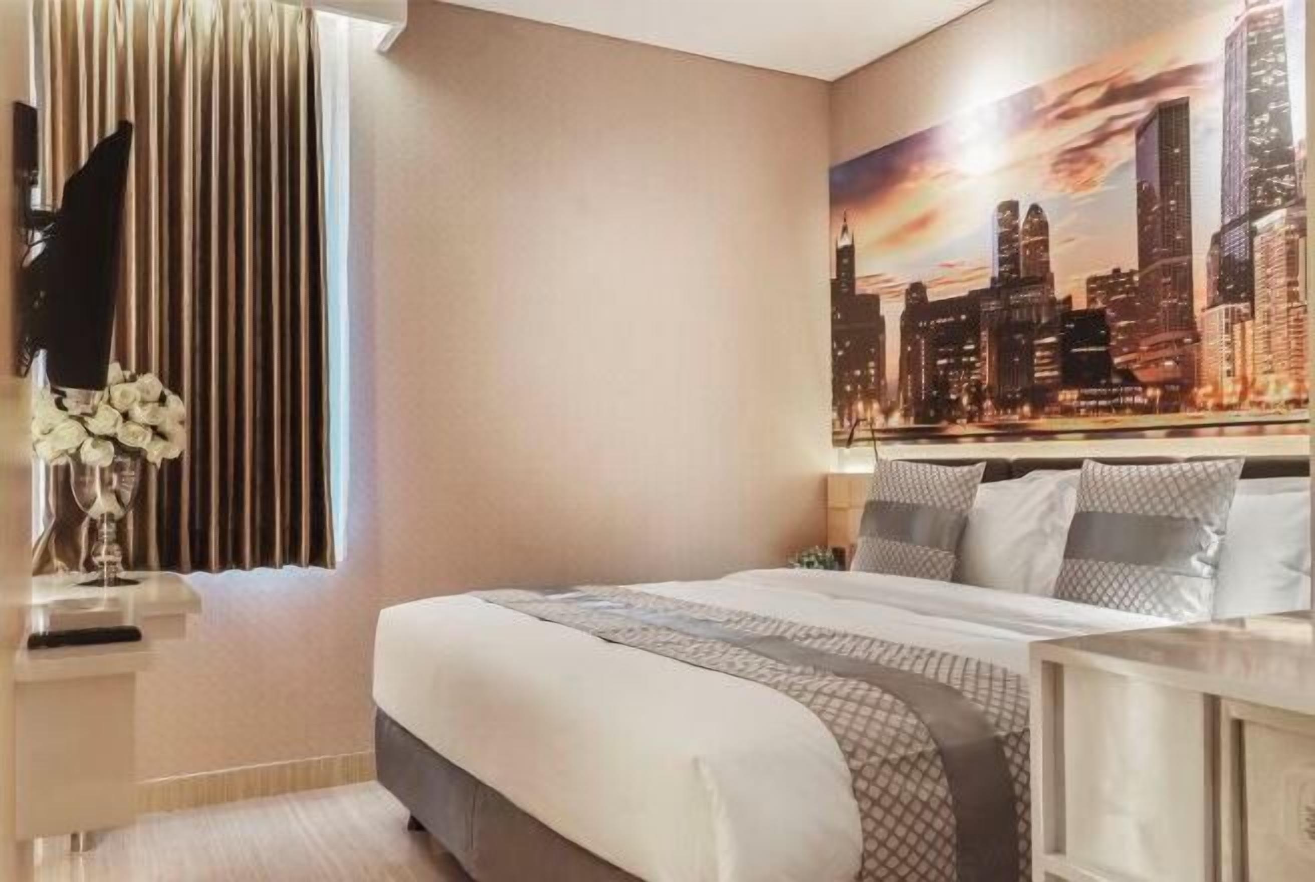 In-room safe, desk, soundproofing, iron/ironing board