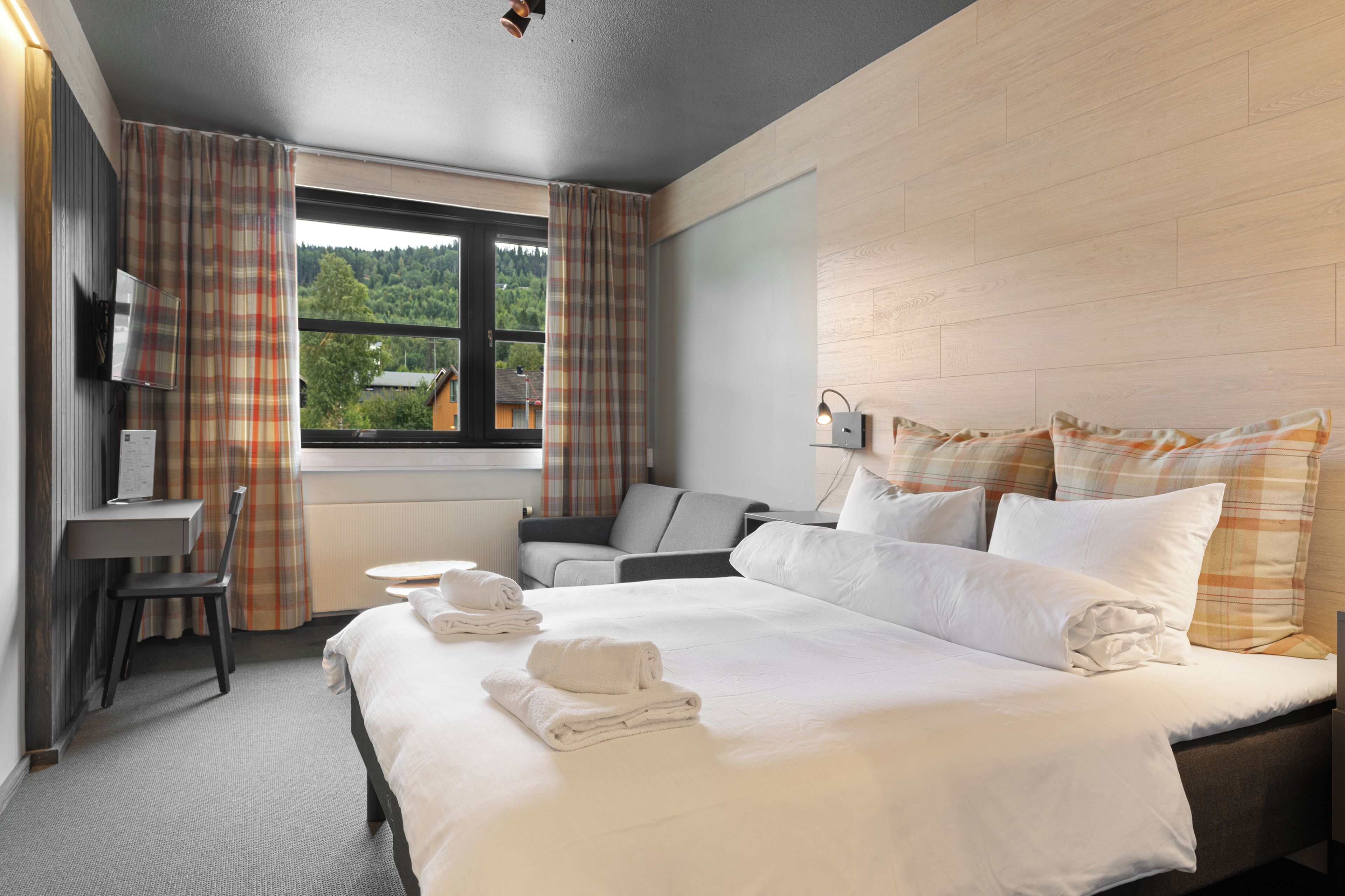 Surmatelas, Wi-Fi gratuit, draps fournis