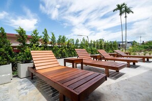 Balcony - Ocean12 Chic Hotel (Chalong)