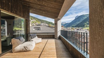 Exclusieve penthouse, 2 slaapkamers, patio, uitzicht op bergen | Terras