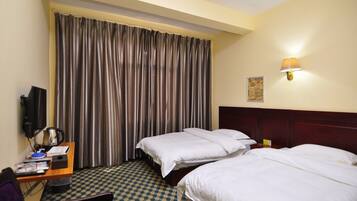 Desk, blackout curtains, free WiFi