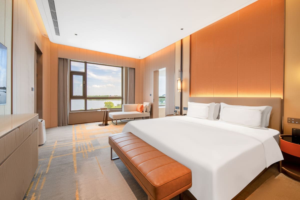 Executive Royal Suite | Premium bedding, free minibar, in-room safe, desk