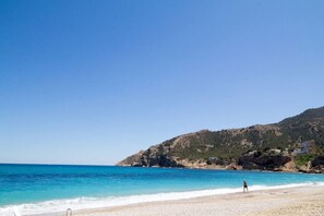 Beach nearby - Azul Rentals Villa Albir (L'Alfas del Pi)