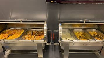 Free daily buffet breakfast