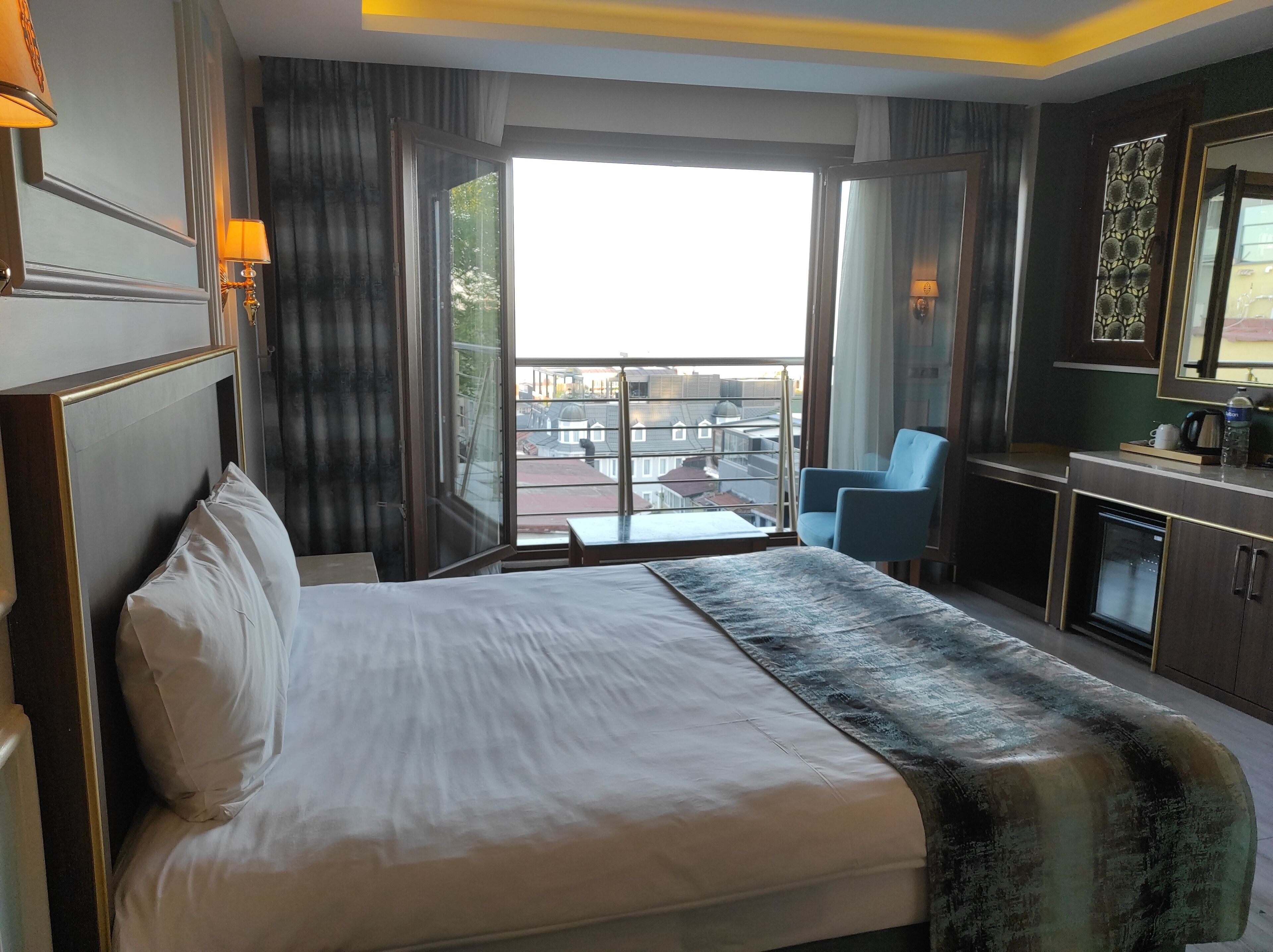 Photo - Magnaura House Hotel