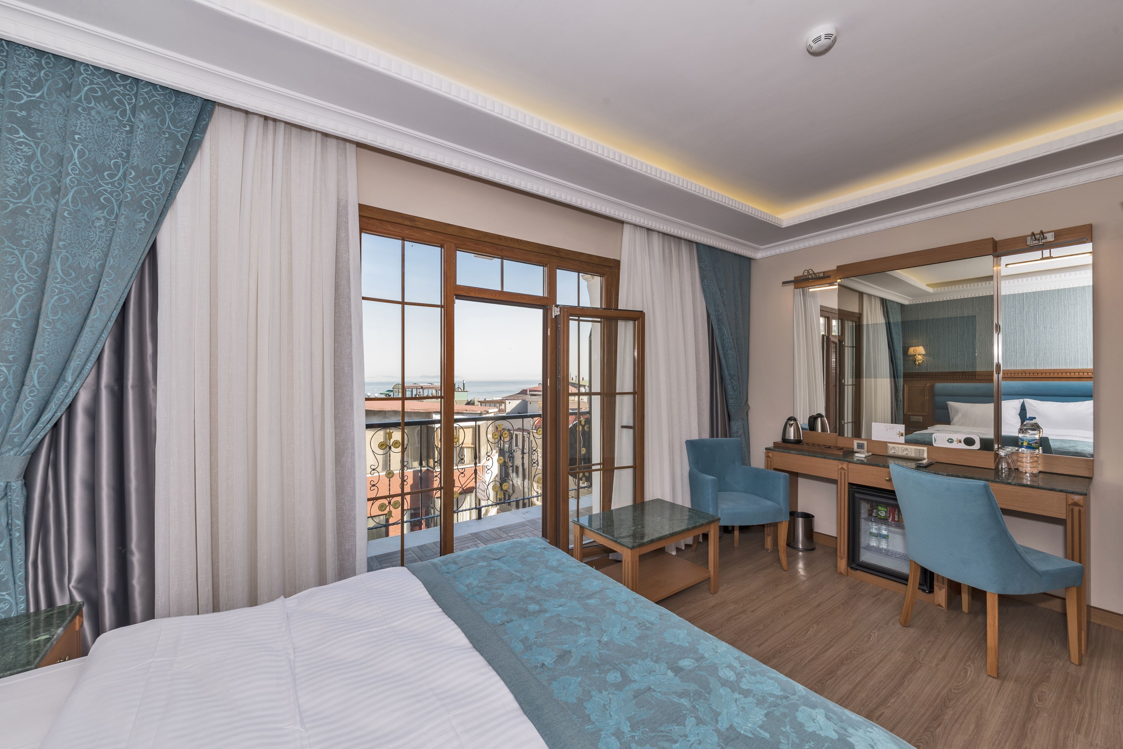 Photo - Magnaura House Hotel