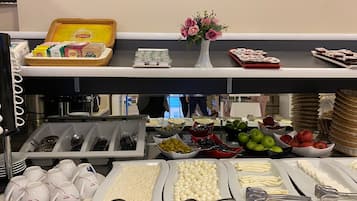 Desayuno bufé gratuito y diario