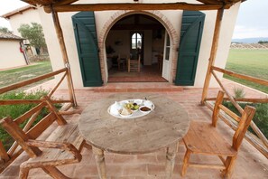 Superior-Ferienhaus, 1 Schlafzimmer, Küche, Gartenblick | Terrasse/Patio