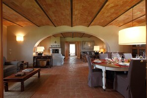 Repas dans la chambre