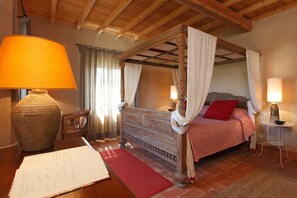 Habitación superior con 1 cama matrimonial o 2 individuales, 1 habitación, vista al jardín | Sábanas italianas Frette, ropa de cama de alta calidad y edredón 