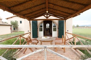 Chaumière supérieure, 1 chambre, cuisine, vue sur le jardin | Terrasse/patio