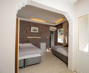 Quadruple Room | Minibar, free WiFi - Foca Ensar Hotel (Foça)