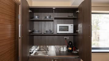 Apartment, Ensuite (Studio) | Private kitchen