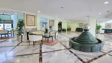 Lobby lounge