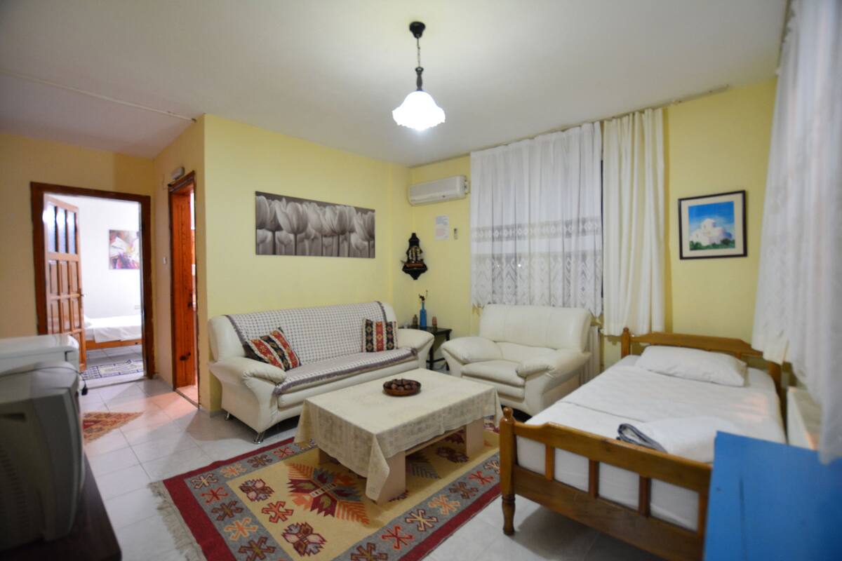 Appartement, 1 chambre | Salle de séjour