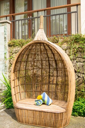 Außenpool, Liegestühle